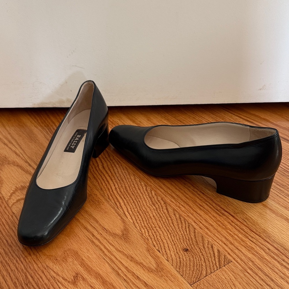 Bally Black Leather Women's Pumps